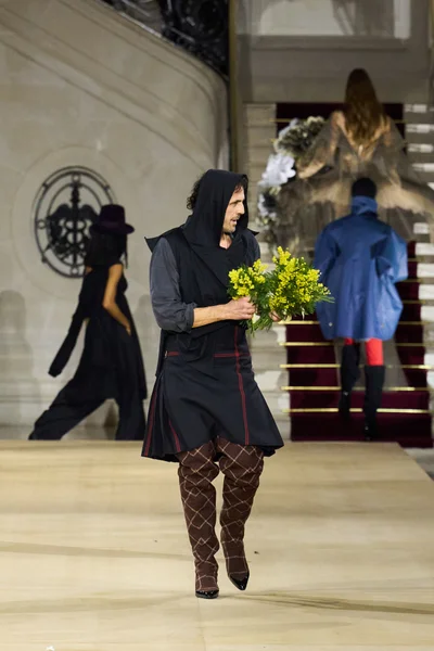 Look 57